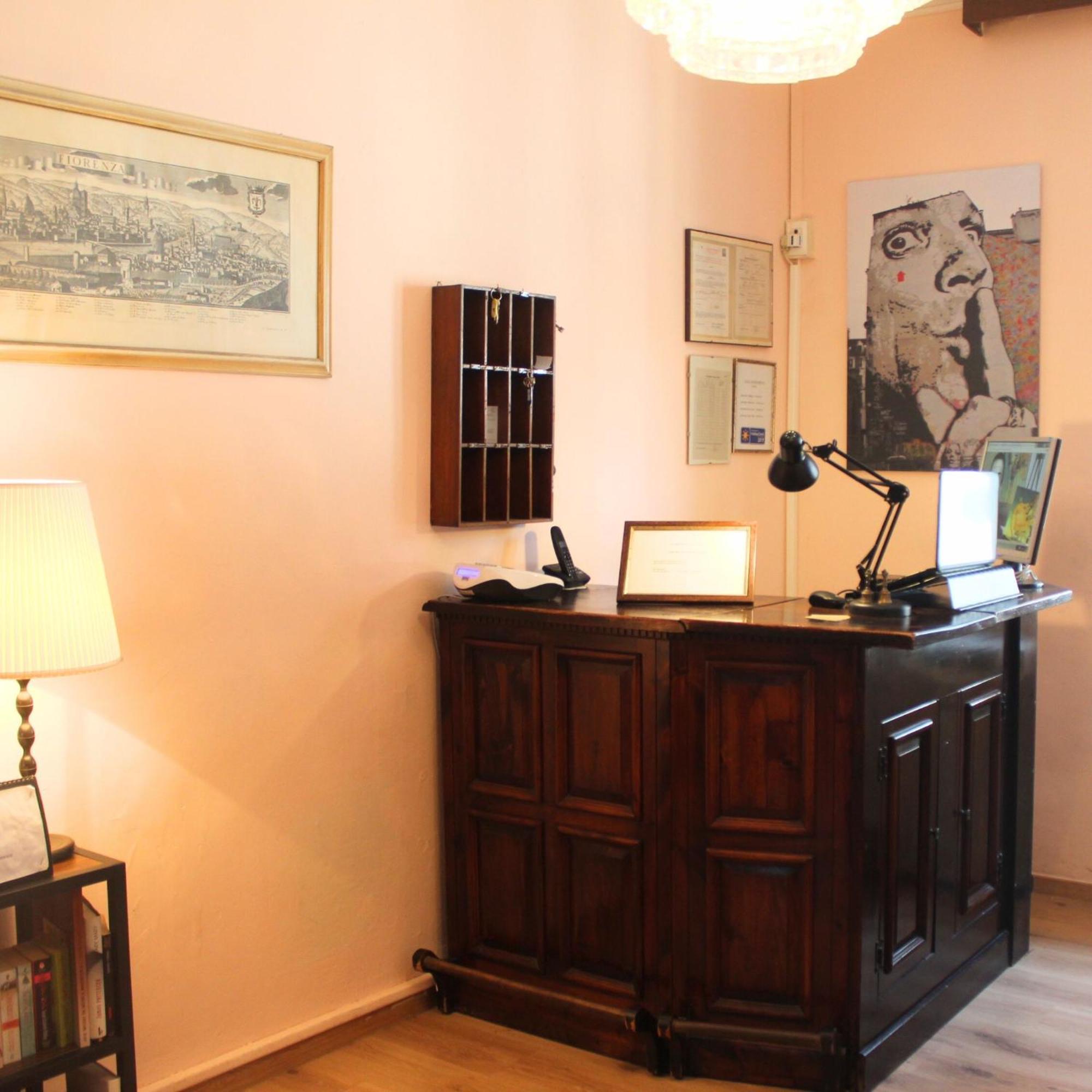 Hotel Dali Florence Luaran gambar