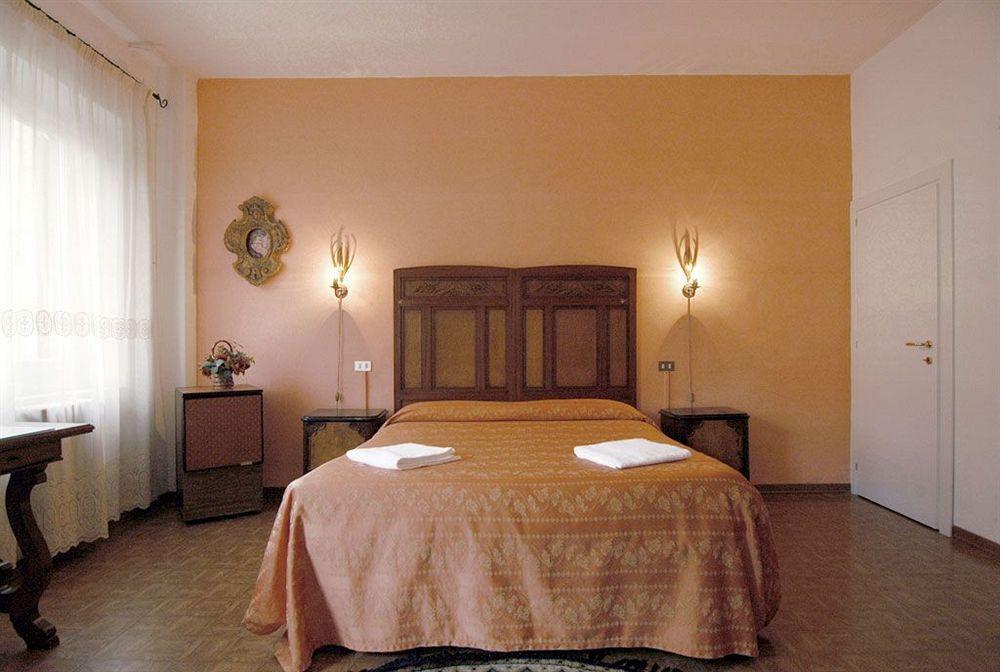 Hotel Dali Florence Luaran gambar